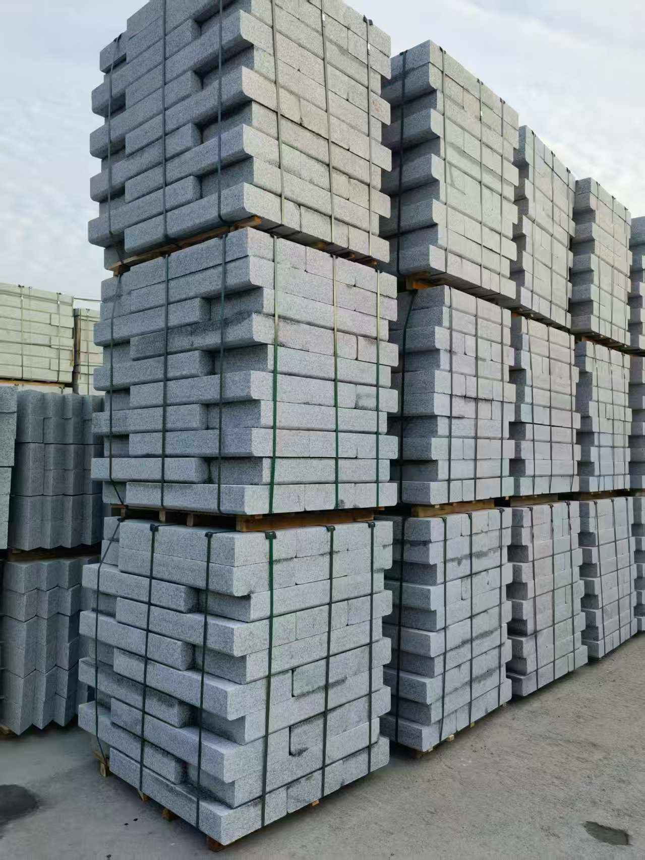 江西 路沿石（路侧石），颜色一致，尺寸标准