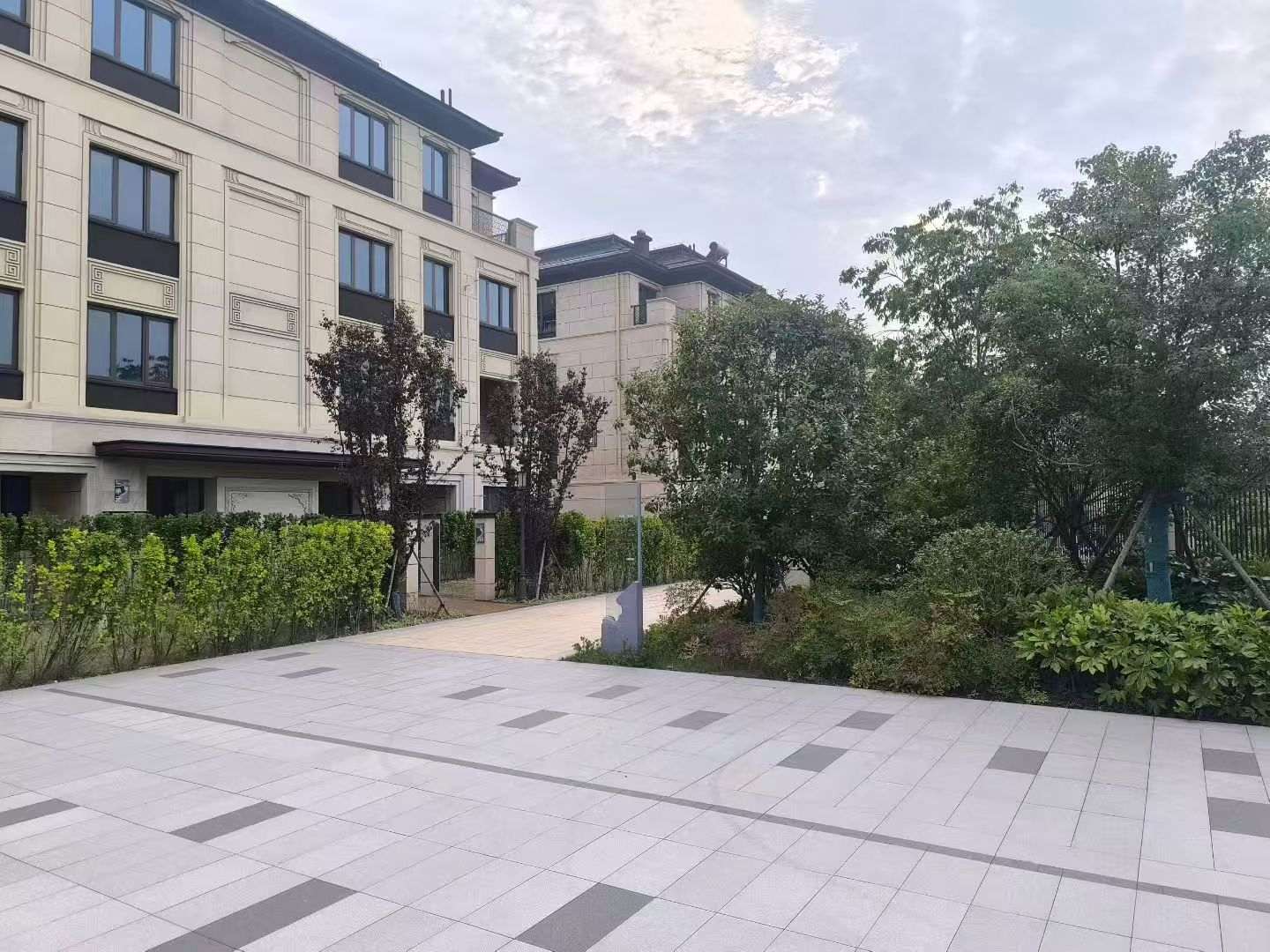 江西 芝麻白与芝麻白搭配铺装，尺寸1200*600