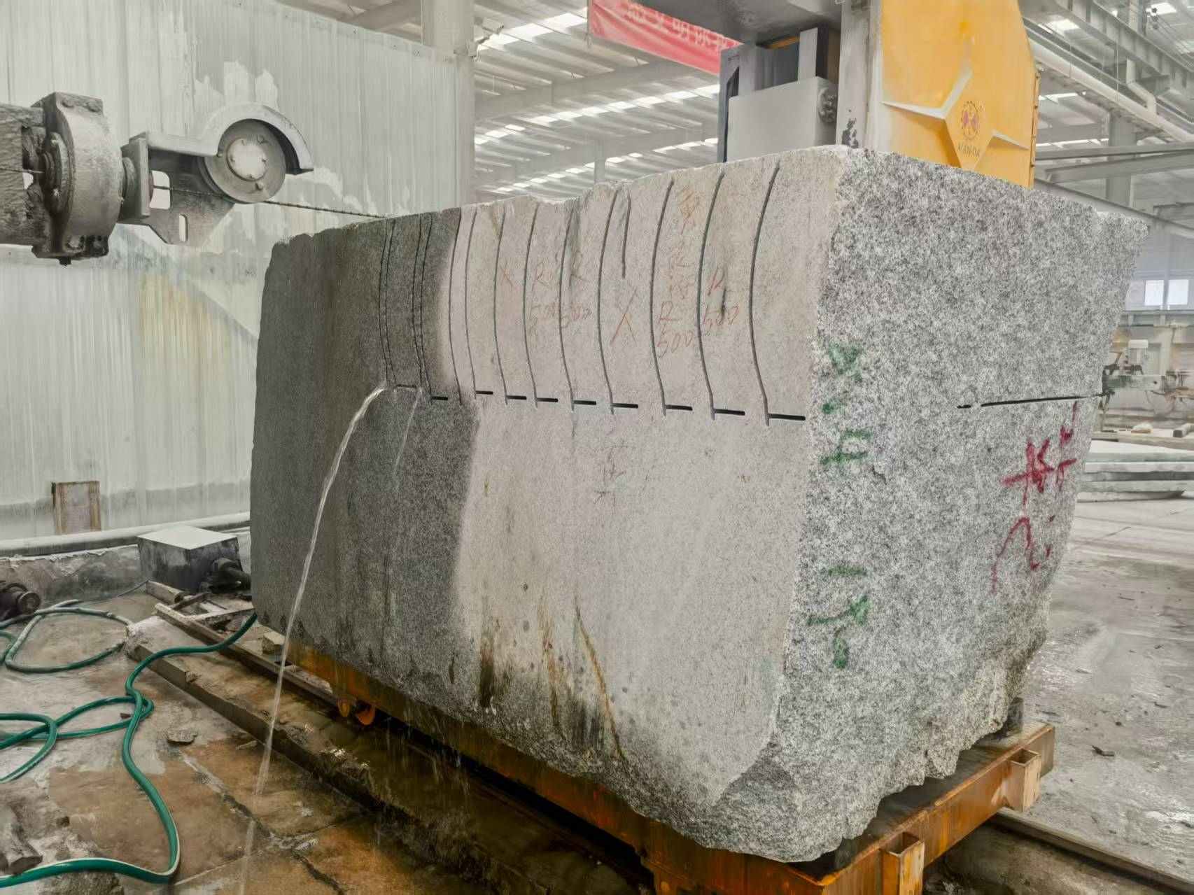 江西 602，大花芙蓉白，绳锯加工弧形路沿石