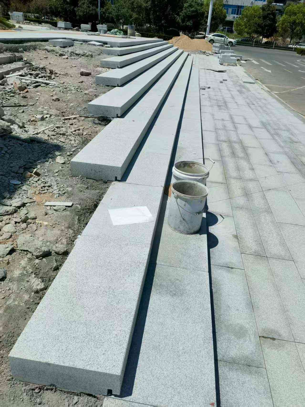 江西 芝麻白整石台阶，施工现场