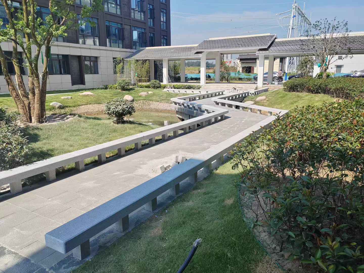 江西 芝麻灰小区坐凳&栏杆安装效果