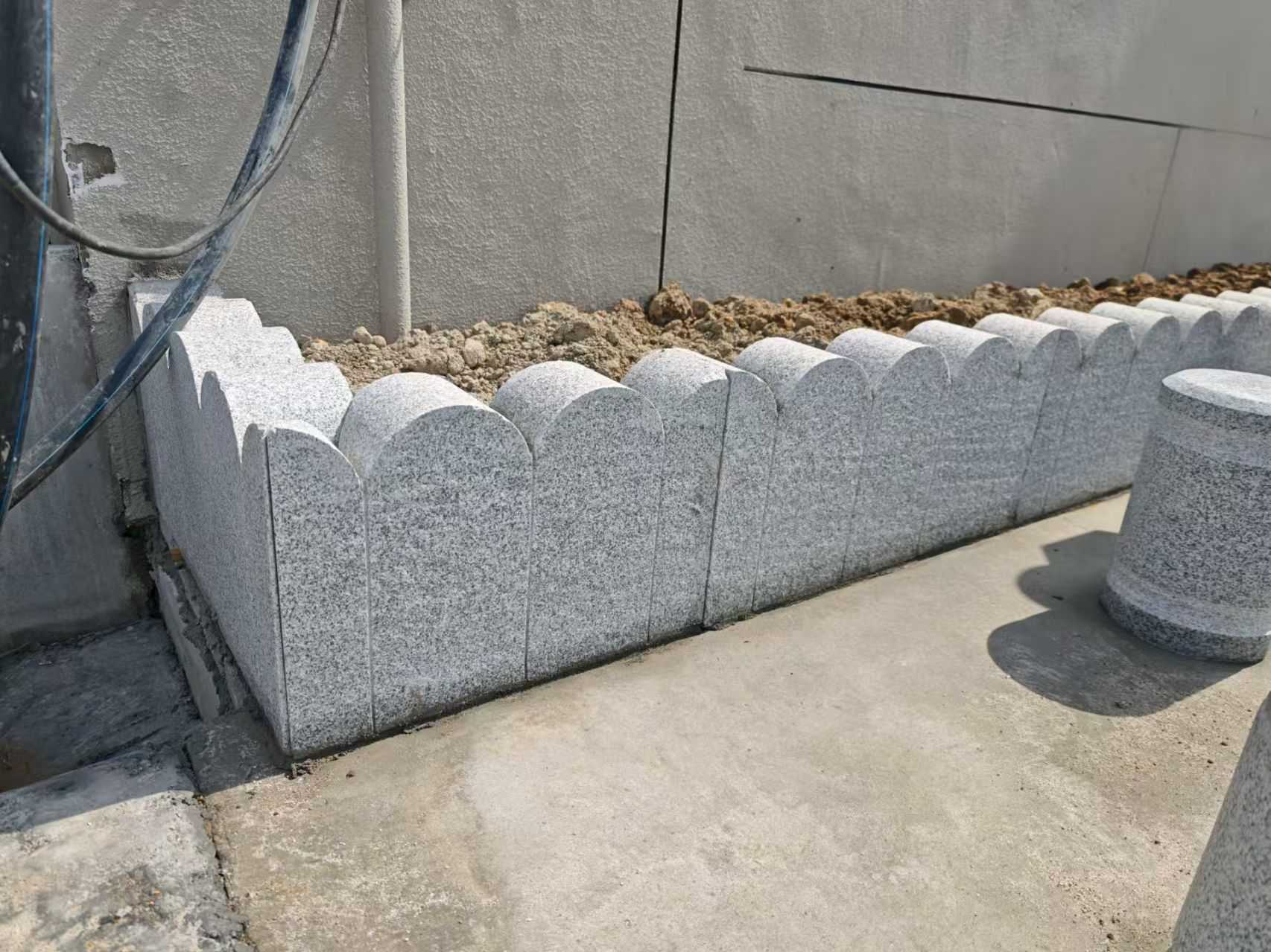 江西 芝麻白花岗岩花边石铺装效果图